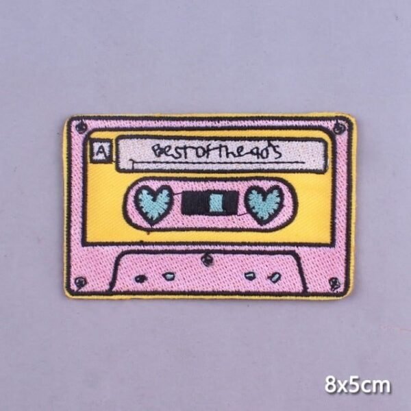 Patch brodé K7 rétro rose Années 90