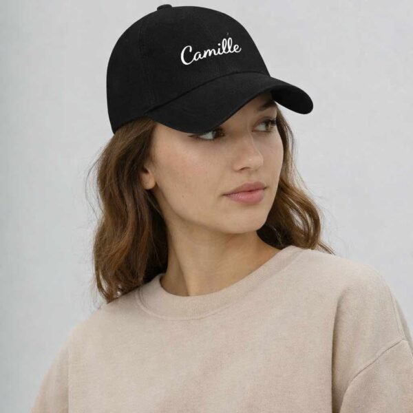 Casquette personnalisée brodée en jean noir prénom