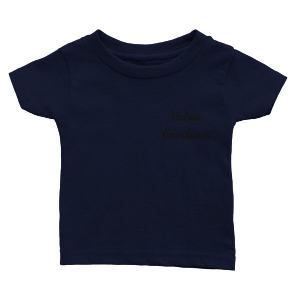 T-shirt brodé personnalisé bébé porté bleu marine