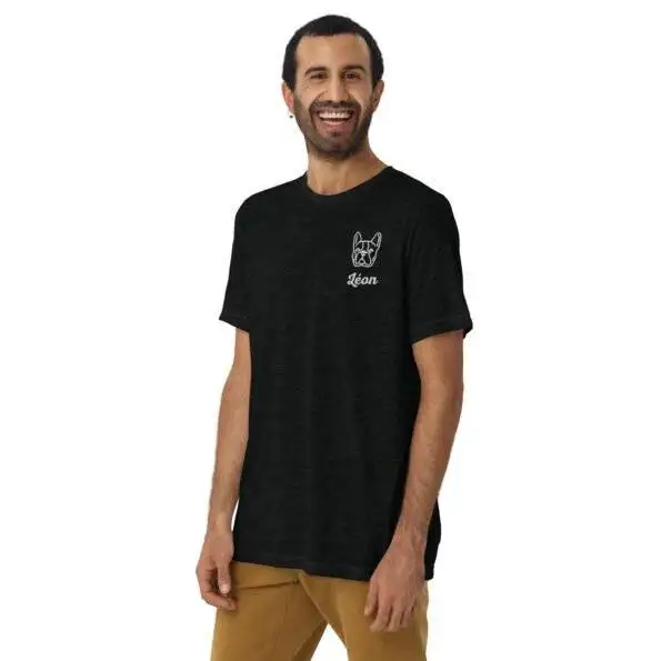 Privé : T-shirt personnalisé brodé Chien