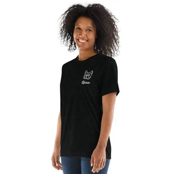 Privé : T-shirt personnalisé brodé Chien