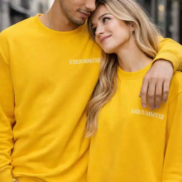 pull brodé personnalisé couple date chiffres romains