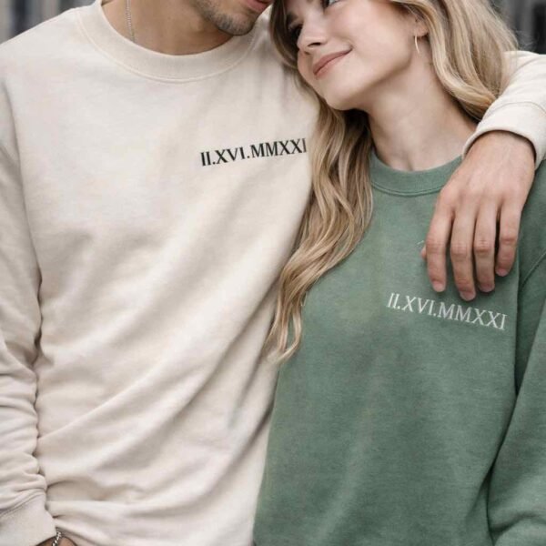 pull personnalisé couple date chiffres romains broderie