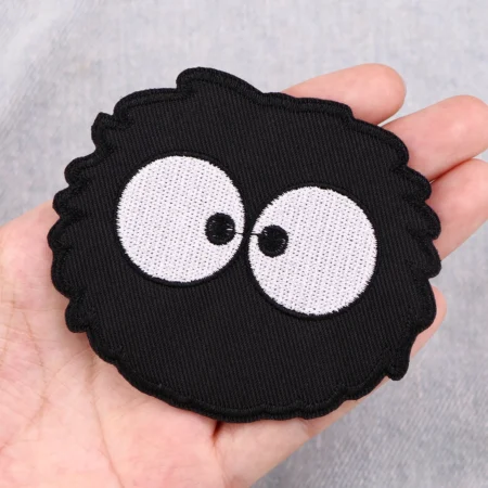 Patch brodé thermocollant Esprit de suie Susuwatari